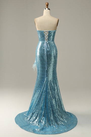 Vestido de fiesta de sirena de lentejuelas azul cielo con plumas